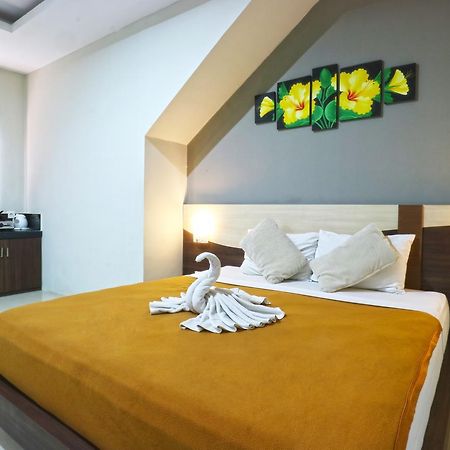 Raj Sindhu Sanur Apartamento Dempassar Exterior foto
